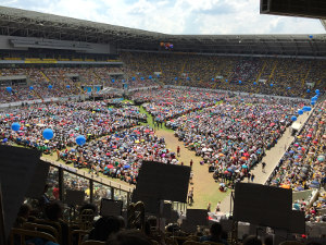 Abschlussgottesdienst im Dresdener Stadion